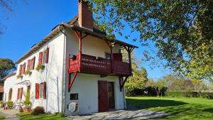 Maison dhôtes, gîte MOURENIA à Aroue GR65