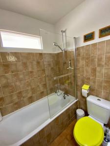 Appartements Mont-Ventoux, Provence, Appartement avec vue panoramique et piscine : photos des chambres