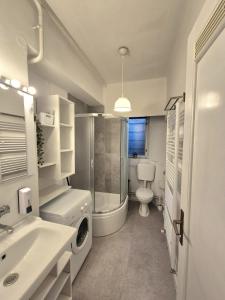 West Capital - Free Private Parking