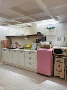 3min from Metro - Lodging with roof terrace - Convenient transport - CVS downstairs - Hot places nearby