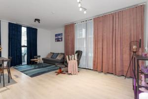 Premium Downtown Queen Apartment KARTULI