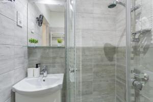 Modern Cozy Studio at the Center