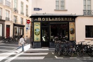 Hotels Hotel du Petit Moulin, Haute Couture hotel by Lacroix : photos des chambres