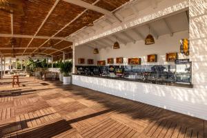 Crystal Flora Pearl Collection - UltimateInclusive