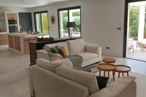 Appartement Indépendant avec Jardin et Piscine en Provence - Velaux