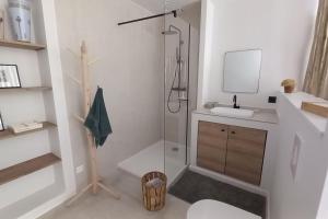 Appartement Indépendant avec Jardin et Piscine en Provence