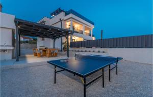 Cozy Home In Tinj With Wifi