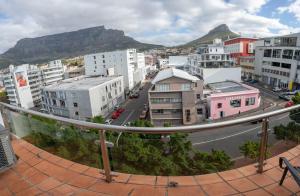 CBD Loft with Mountain View, Balcony, Aircon, Parking