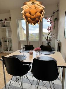 Stor og Lys Lejlighed i Hjertet af Holstebro