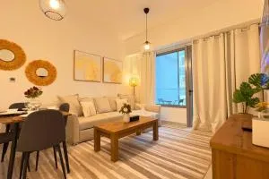 Charming Oasis 1BR Comfort for Up to 3 Guests - Al Khaznah