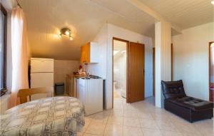 Lovely Apartment In Susnjar Ii, Krusevo 