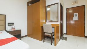 RedDoorz near Angeles University Foundation