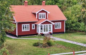 Gorgeous Home In Älmeboda With Sauna