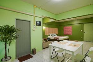 XX GO INN The Grand Palace โกอินน์ MRT สามยอด