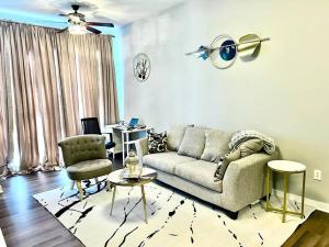 Beautiful Uptown Adventure Apartment