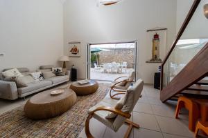 Grande longère rénovée spacieuse et lumineuse