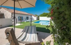 2 Bedroom Beautiful Home In Lozari - Stuparić