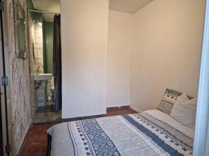 B&B / Chambres d'hotes Une chambre Salle de bain Wi-Fi : photos des chambres