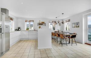 Stunning Home In Løkken With Wifi