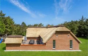 Gorgeous Home In Ulfborg With Kitchen - Øhuse