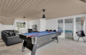 Gorgeous Home In Ulfborg With Kitchen