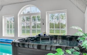 7 Bedroom Awesome Home In Ulfborg