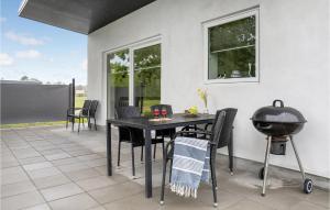 Lovely Home In Ringkøbing With Kitchen