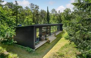 Beautiful Home In Fårevejle With Wifi