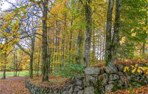 7 Bedroom Gorgeous Home In Ubbalt