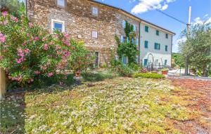 Beautiful Home In Smarje With Kitchen