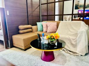 Ikigais Alpha Makati City View Condo with Balcony Perfect for Relaxation