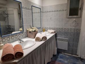 B&B / Chambres d'hotes La Bastide des Pins : photos des chambres