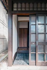 Japanese Local House - 奥葉山の一棟貸しの隠れ家宿 - 静かな縁側と和室