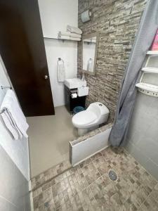 Casa en coto privadoCerca aeropuerto y clínica180