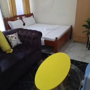 Dreamydwellings - Frere Town