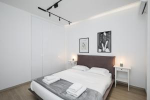 Glyfada Golden Residence - 3 bedroom - Greecing