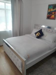 Fully furnished 2 bedroom at smart homes apartments