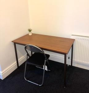 Large 2 bed apt in Peterborough city centre