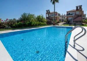 Socrates Holidays Apt. 2 with Pool near the Beach - Rapanianá