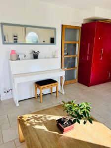 Maison dans cadre verdoyant, 20min des plages