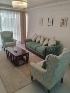 Excuisite 2 bedroom at royal garden apartments