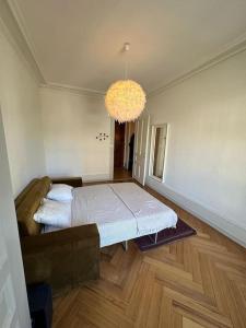 Central two-bedroom apartment