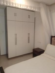 Excuisite 2 bedroom at royal garden apartments