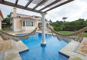 Noble beach villa with private garden and pool - Carrascal