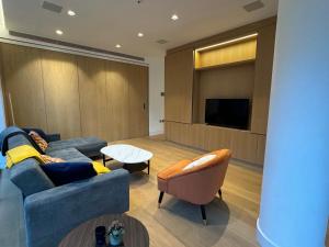 Spacious 3 bedroom 3 bathroom apartment near Tower Bridge