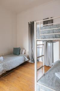 Aquilla Family Room 307