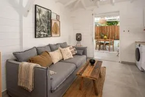 Sweet Cane Tiny House & Pool - Surgy