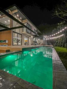 Paraíso em Rancho Queimado com piscina aquecida