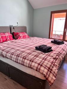 Maison de Bergers, Cyclist & Ski Friendly Town House, WIFI, Secure Bike Store