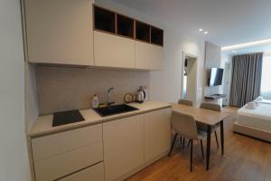 2 Steps from city center apt 3 2